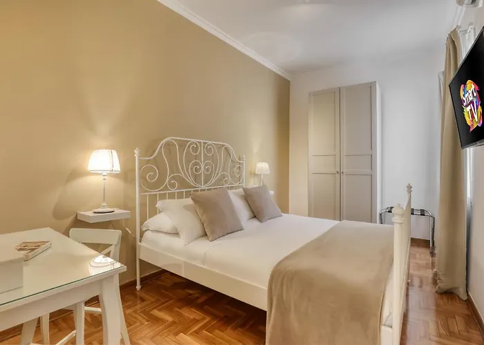 Apartamento Atrhome Penthouse Frattina *